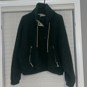 Universal Thread cropped pulled over. Dark green with chartreuse draw strings